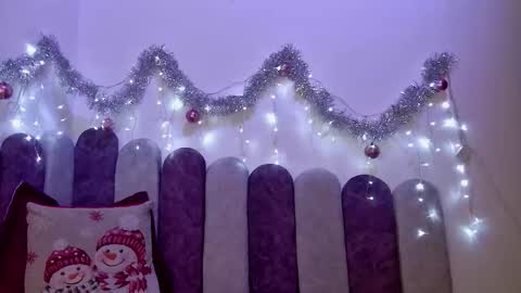 anais_tgn online show from December 4, 2025, 12:14 pm