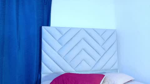 anaisdream_ online show from February 5, 2026, 10:53 am