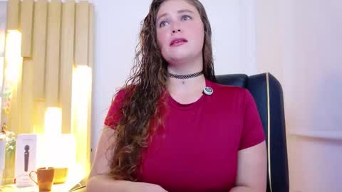 Anaise  online show from January 14, 2026, 11:49 am