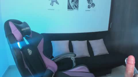      help me to get 100 thumps up  online show from March 7, 2025, 6:13 am