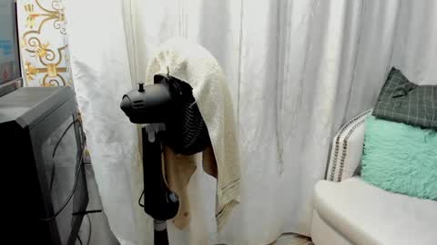 analia18  online show from January 14, 2025, 6:07 pm