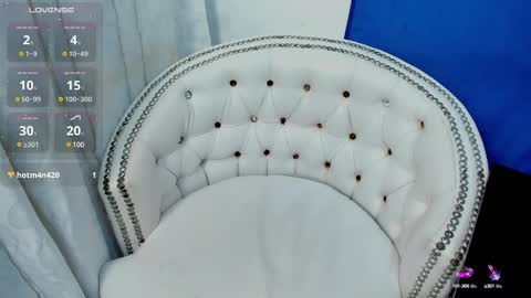 analia18  online show from March 3, 2025, 4:14 pm