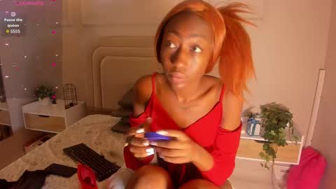 anamonroee online show from September 19, 2025, 11:33 am