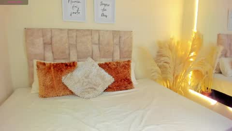 A N A  my connection hours are from 600 pm to 12 pm Colombian time online show from April 3, 2026, 12:03 pm