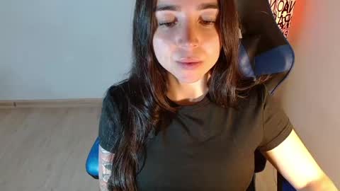 Snapshot of anarosse__ chatting on May 29, 2026, 1:36 am ana 3 online show from May 29, 2026, 1:36 am