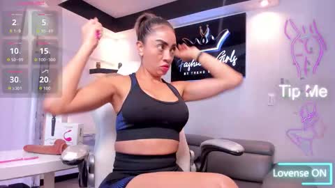 ana online show from October 12, 2025, 1:21 pm