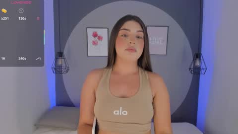 Ana online show from September 15, 2025, 7:36 pm