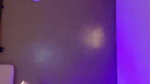 Kendra  online show from November 25, 2025, 10:26 am