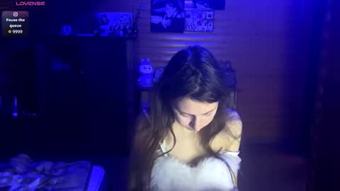 Ashley Cooper online show from November 7, 2025, 5:35 pm