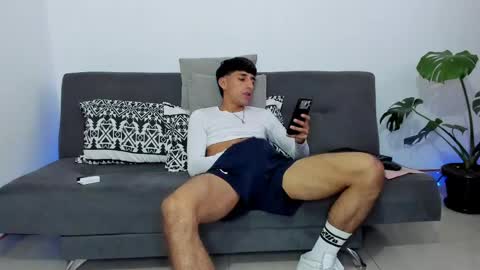 Snapshot of ander_012 chatting on April 27, 2026, 9:35 pm Ander Arias online show from April 27, 2026, 9:35 pm