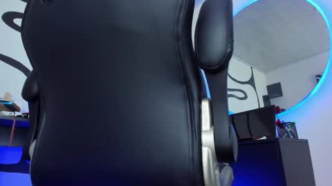 Andrs   -                   online show from September 20, 2025, 10:55 pm