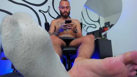 Andrs   -                   online show from October 22, 2025, 12:44 am