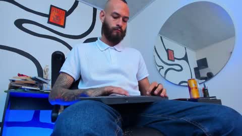 Andrs   -                   online show from November 16, 2025, 2:28 am