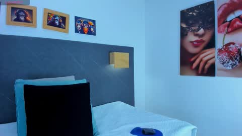 Andrea online show from March 12, 2026, 12:33 pm