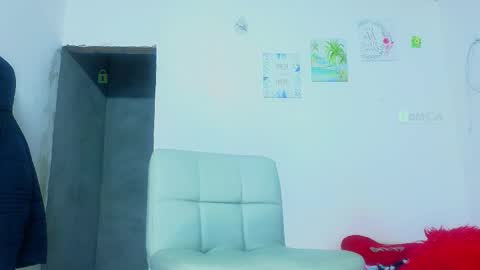 andie      Send your love who needs it online show from November 26, 2025, 1:06 am