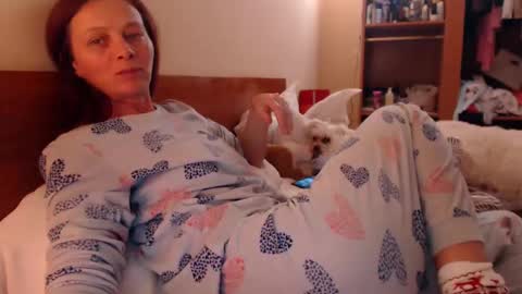 Snapshot of andrasweetie chatting on March 8, 2025, 9:40 pm Andra online show from March 8, 2025, 9:40 pm