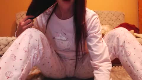 Snapshot of andrasweetie chatting on October 13, 2025, 7:58 pm Andra online show from October 13, 2025, 7:58 pm