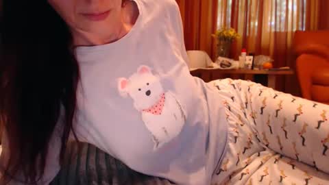 Snapshot of andrasweetie chatting on May 30, 2026, 8:11 am Andra online show from May 30, 2026, 8:11 am