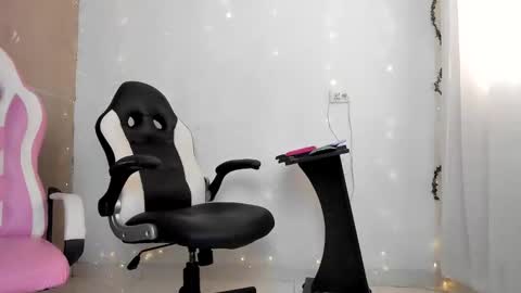 andre_lezcano online show from September 14, 2025, 7:57 pm