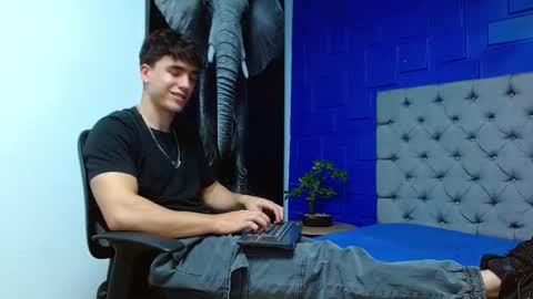 Andre Parker online show from February 21, 2025, 4:40 am