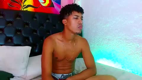 andrea andres couplehot online show from November 14, 2025, 9:08 am