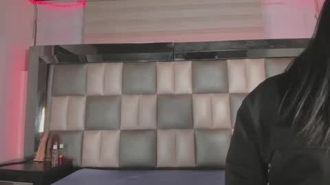 andrea_brunette_ online show from November 11, 2025, 3:28 am