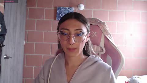 Andrea  online show from February 19, 2026, 1:40 pm