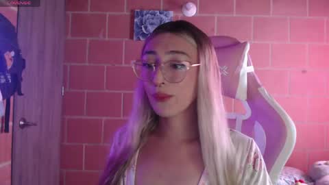 Andrea  online show from April 21, 2026, 1:28 pm