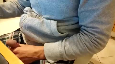 andrea_feetlover online show from October 21, 2025, 5:30 am