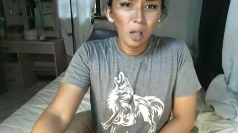 yanie online show from December 2, 2025, 2:06 am