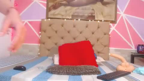 andrea ospina1 online show from March 2, 2025, 12:43 pm