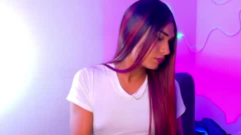 andrea_r_ online show from July 31, 2026, 5:29 am