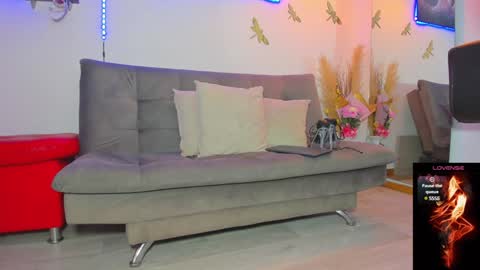 Andrea  online show from February 6, 2025, 3:37 am