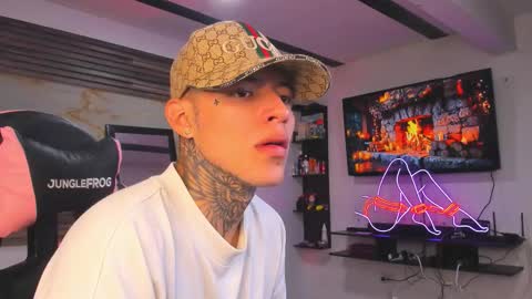 andrees_s online show from November 23, 2025, 7:46 pm