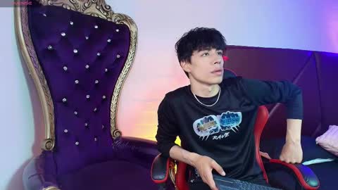 andreew_style_ online show from March 25, 2026, 7:53 pm