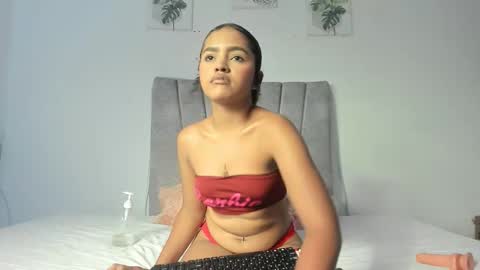 andreina_evans online show from April 7, 2026, 2:45 am