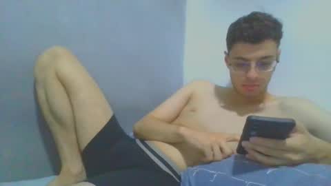 andres129494 online show from November 21, 2025, 3:05 am