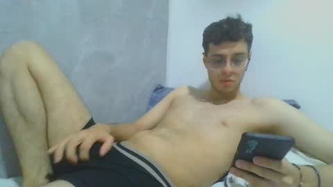 andres129494 online show from December 15, 2025, 2:38 am