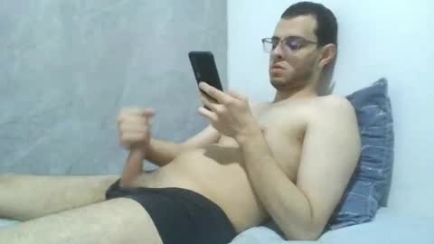 andres129494 online show from April 14, 2026, 2:06 am