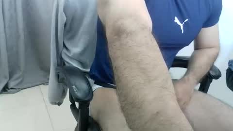 andres180950734 online show from April 20, 2026, 11:46 am