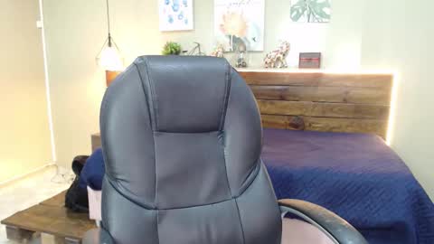 Snapshot of andres1_8 chatting on November 30, 2025, 1:37 pm IM ANDRES online show from November 30, 2025, 1:37 pm