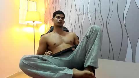 andres_stud online show from February 18, 2025, 4:26 pm