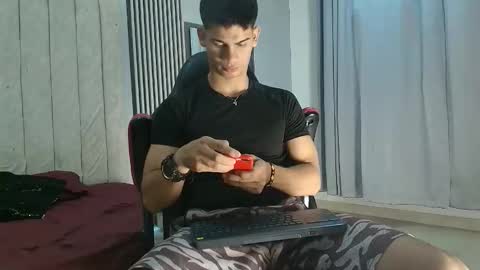 andres_stud online show from September 30, 2025, 4:17 am