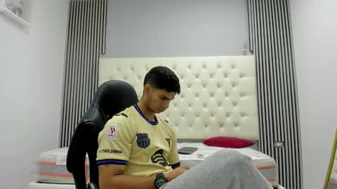 andres_stud online show from March 22, 2026, 3:43 am