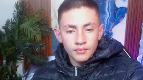 andres_tay online show from April 27, 2026, 2:42 am