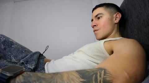 Snapshot of andresjuan92 chatting on April 30, 2026, 2:40 am onlyfanscallmegotter online show from April 30, 2026, 2:40 am