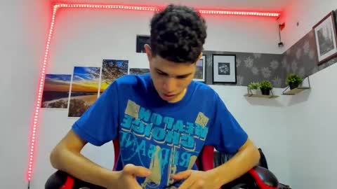 andrew_2811 online show from September 15, 2025, 5:07 am