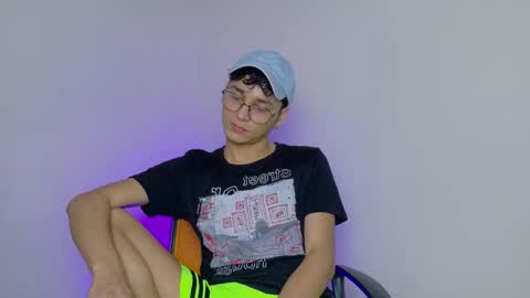 andres online show from November 28, 2025, 4:04 am