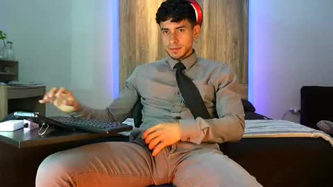 Andrew online show from October 8, 2025, 3:48 am