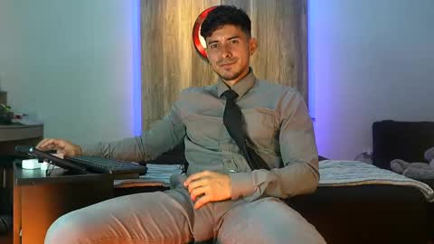 Andrew online show from October 31, 2025, 3:07 am